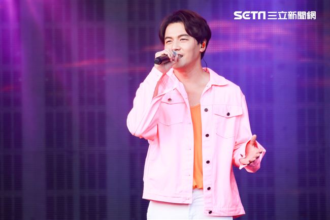 2019台潮盛典新浪潮黃文星演出。（記者林士傑/攝影）