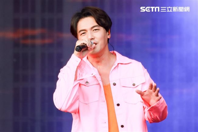 2019台潮盛典新浪潮黃文星演出。（記者林士傑/攝影）