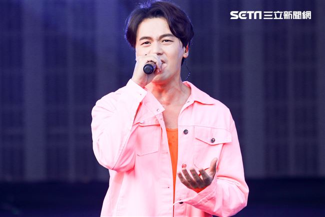 2019台潮盛典新浪潮黃文星演出。（記者林士傑/攝影）