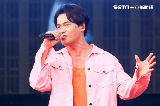 2019台潮盛典新浪潮黃文星演出。（記者林士傑/攝影）