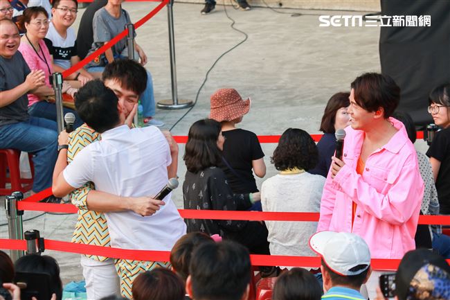 2019台潮盛典新浪潮黃文星演出。（記者林士傑/攝影）