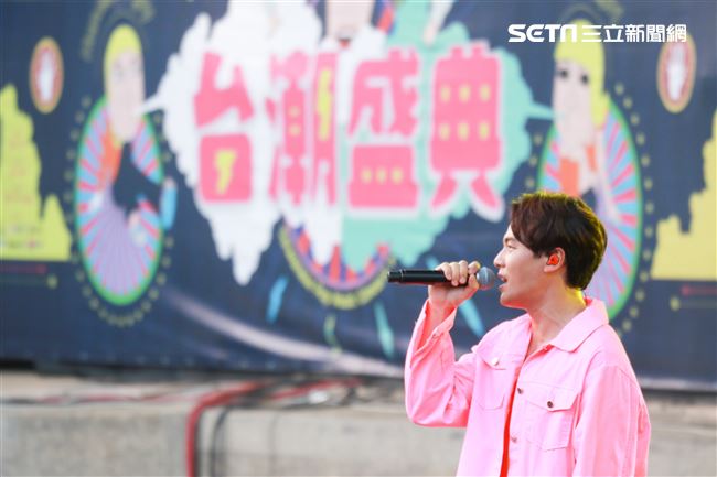 2019台潮盛典新浪潮黃文星演出。（記者林士傑/攝影）