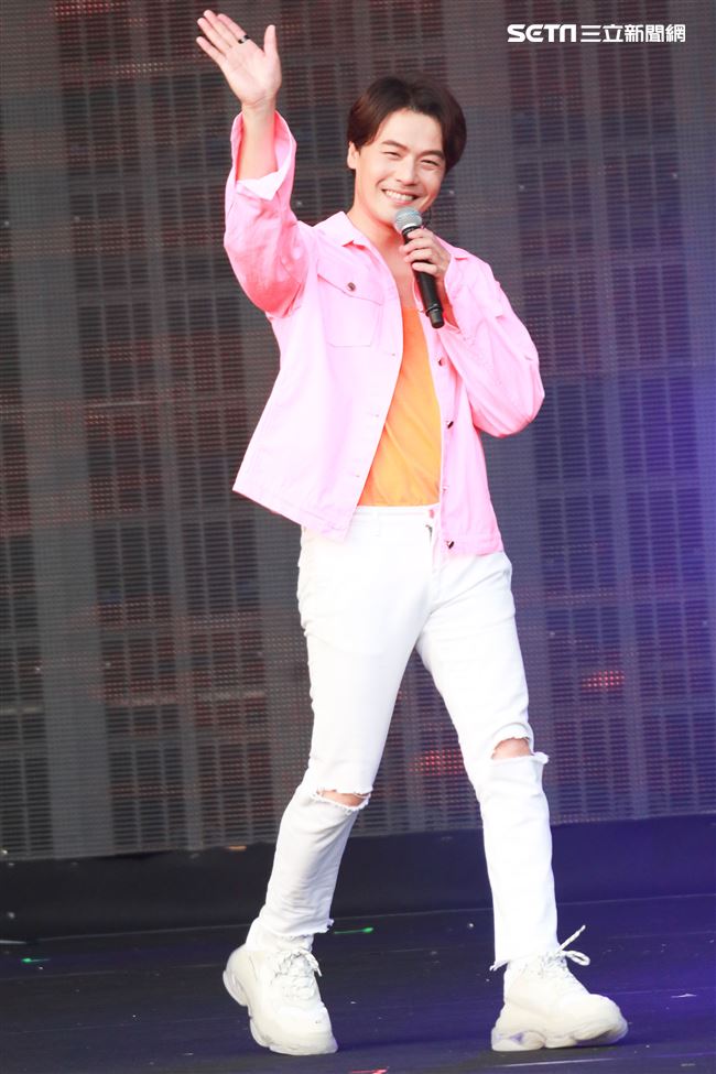 2019台潮盛典新浪潮黃文星演出。（記者林士傑/攝影）