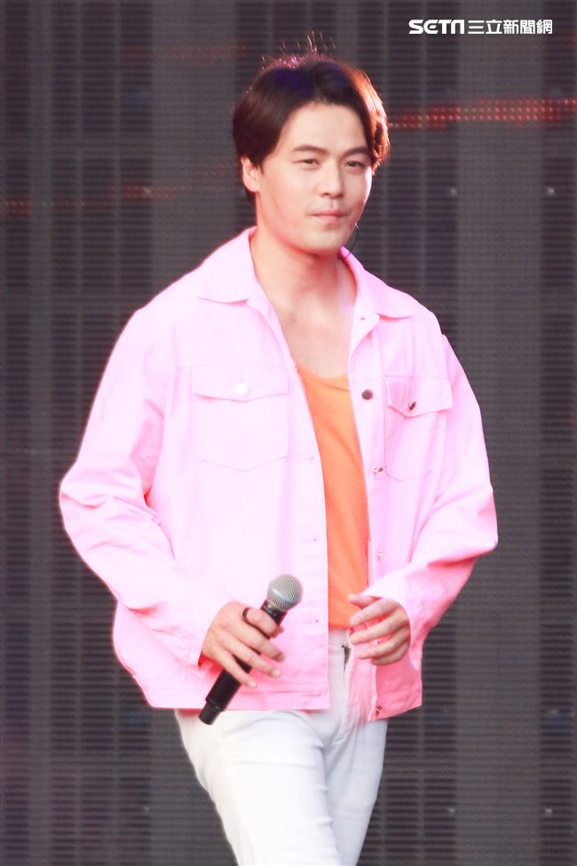 2019台潮盛典新浪潮黃文星演出。（記者林士傑/攝影）