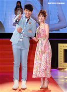 第30屆金曲獎頒獎典禮星光大道主持人（Dennis）丹尼斯 、 瑪麗 。（記者邱榮吉/攝影）