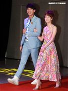 第30屆金曲獎頒獎典禮星光大道主持人（Dennis）丹尼斯 、 瑪麗 。（記者邱榮吉/攝影）