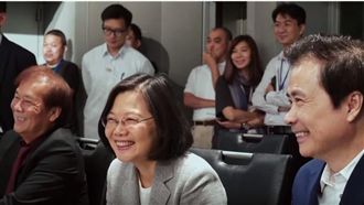 蔡英文訪《炮仔聲》　網友們好評不斷