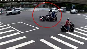 車禍,救護車,禮讓,減速,台中／翻攝youtube