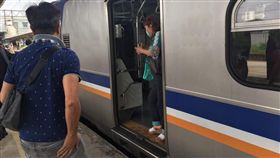 台鐵區間車1182次往基隆發生死傷事故（圖／翻攝畫面）