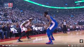 ▲暴龍席亞康（Pascal Siakam）華麗腳法單吃恩比德（Joel Embiid）。（圖／翻攝自House of Highlights）