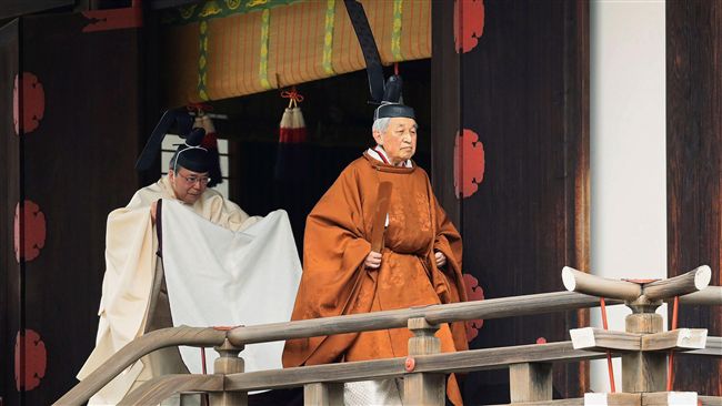 明仁穿黃櫨染御袍　向祖先傳達退位
