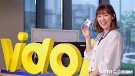 李懿這次來到Vidol體驗一日員工。 李懿挑戰Vidol神秘小任務 李懿為慶祝Vidol三周年生日也親手寫卡片祝福。