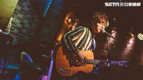 創作才子鍾鎮宇，曾為音樂積蓄當月光族。（圖／時雨創意媒體提供）