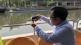 愛河滿垃圾飄臭味　陳致中轟高雄之恥（圖／翻攝自陳致中臉書）