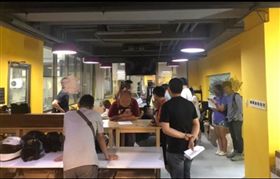 誠實蜂蜜店家上門要錢　讀者提供