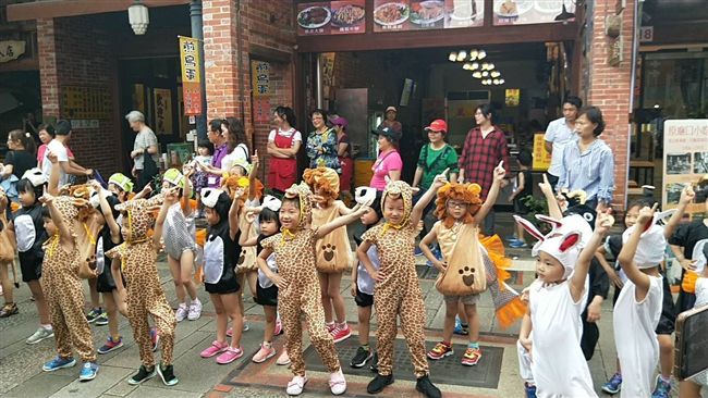 深坑國小120校慶　學生踩街嘉年華