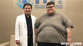 自關島的賈書亞（Joshua）體重高達281.8公斤，跨國來台進行微創胃繞道手術。（圖／高雄阮綜合醫院提供）