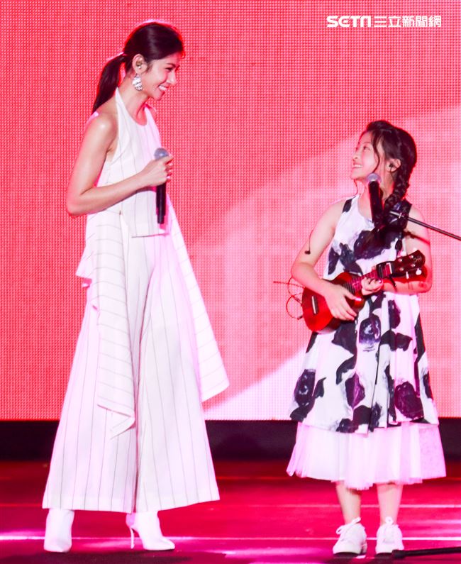 2019台潮盛典K歌之夜Gail Sophicha演出。（記者林士傑/攝影）