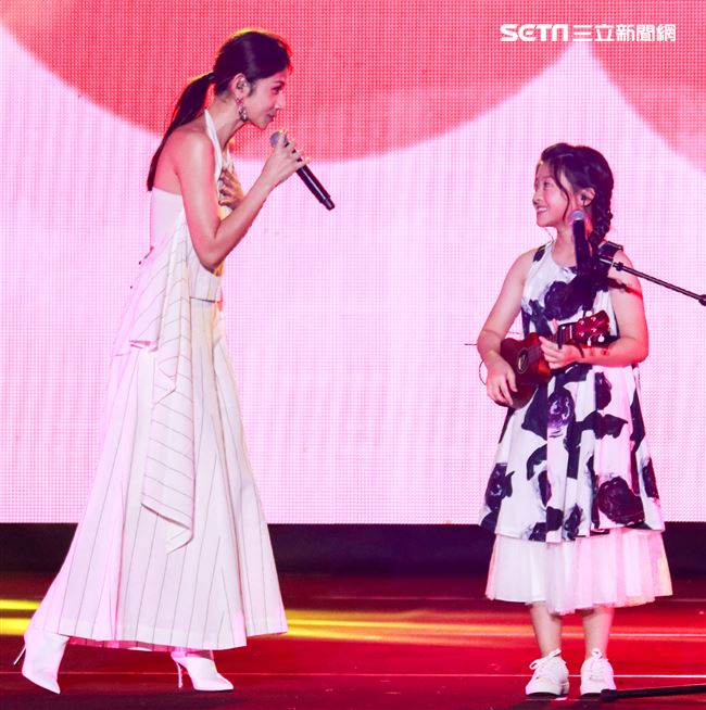 2019台潮盛典K歌之夜Gail Sophicha演出。（記者林士傑/攝影）