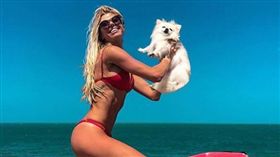 凱洛琳貝肯柯爾（Caroline Bittencourt）/IG