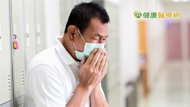 48歲男感冒2天死亡　醫：肺炎奪命