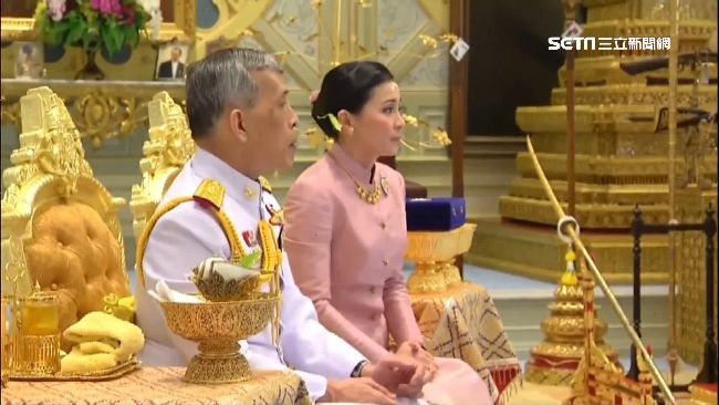 泰王剛娶空姐王后…再納小護士當貴妃