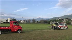 花蓮山難事故頻傳 民捐四輪傳動小貨車派上用場經營事業有成的陳柏峰4月底捐贈一輛四輪傳動小貨車給花蓮縣消防局，日前花蓮南區發生4起山難，立即派上用場。（花蓮縣消防局提供）中央社記者李先鳳傳真　108年5月1日