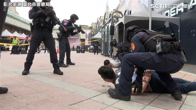 打擊暴力　台北市警局街頭演練來真的