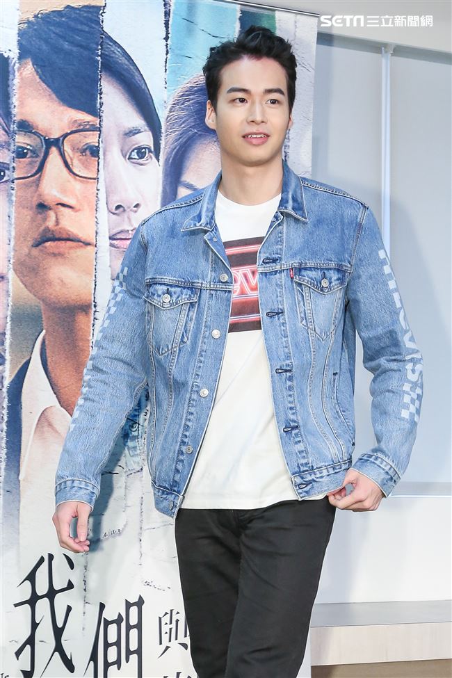 《我們與惡的距離》於劇中飾演腹黑型男林敬倫。（記者林士傑/攝影）