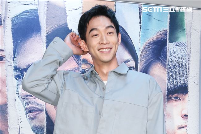 《我們與惡的距離》於劇中飾演腹黑型男王可元。（記者林士傑/攝影）