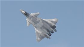 美太平洋空軍司令：殲20可能今年具作戰能力美國太平洋空軍司令布朗（Charles Brown）表示，中國可能今年宣布他們第一款匿蹤戰機殲20（J-20）將具備作戰能力，且在研發能攜帶核武的長程轟炸機，做為區域軍力增長的一環。圖為共軍殲20戰機。中央社陳亦偉攝  108年5月2日
