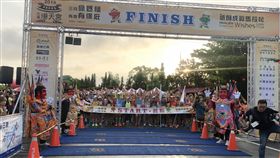 瘋媽祖 花蓮祈願成真馬拉松有跑有保庇花蓮港天宮舉辦的「2019花蓮祈願成真馬拉松」28日清晨開跑，近2000人迎著晨曦跑進農村、部落。（港天宮提供）中央社記者李先鳳傳真　108年4月28日