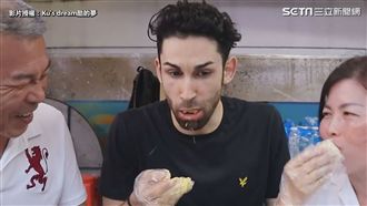 老外吃榴槤秒乾嘔　吃完竟大反轉