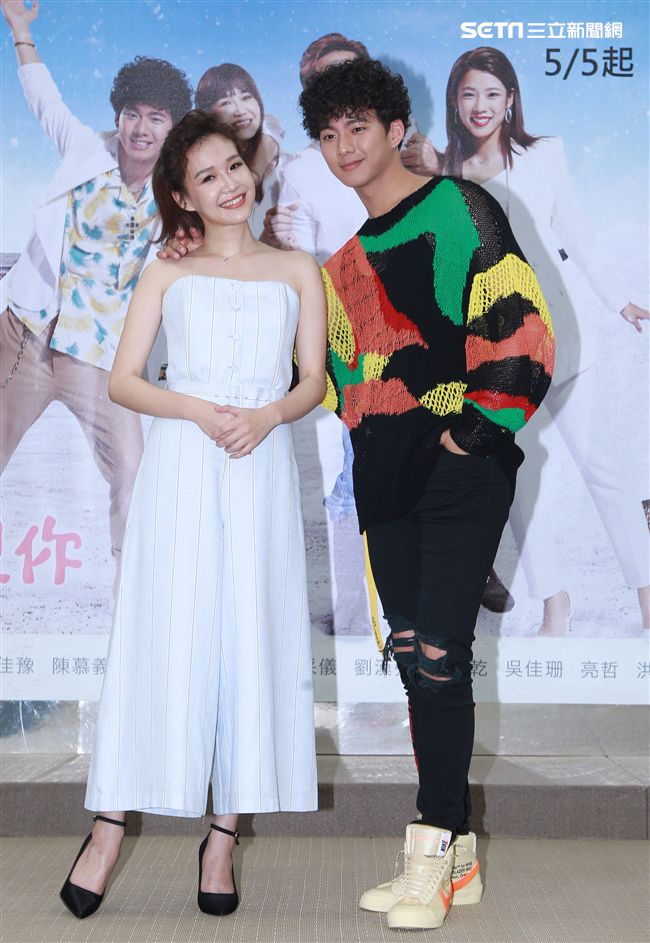 週日偶像劇「月村歡迎你」演員吳念軒、李佳豫。（記者邱榮吉/攝影）