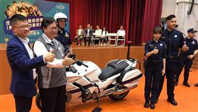 ▲權可易資訊股份有限公司董事長林敬祥、桃園市長鄭文燦，以及反毒微電影《真愛你我 歲歲平安》演員夏于喬、陳建州，都來到桃園市建國國中共同參與反毒宣導活動。（圖／go票機）