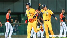  ▲中信兄弟詹子賢再見全壘打。（圖／記者林士傑攝影）