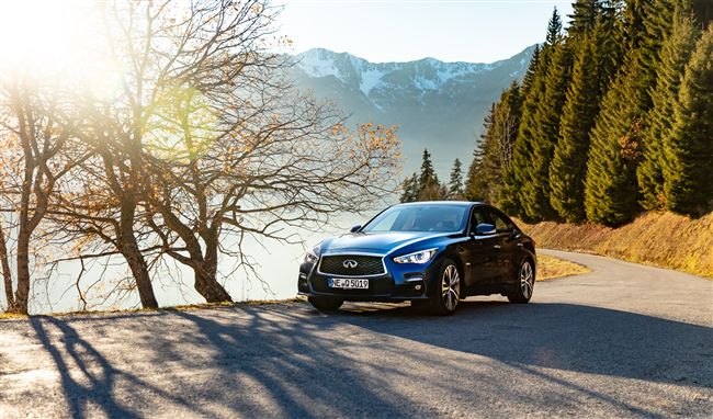 Q50運動套件上身　跑格化登場