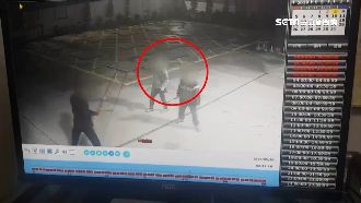 惡匪劫加油站！員工噴滅火器反抗遭砍