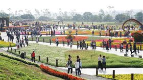 花毯節重回新社舉辦 洪慈庸質疑放棄后里發展台中國際花毯節重回新社舉辦，立委洪慈庸2日表示，花毯節移師后里參觀人數與觀光成效好，帶動地方發展，現在又改回新社，美稱結合新社花海活動，實則放棄后里地方發展。（洪慈庸辦公室提供）中央社記者趙麗妍傳真 108年5月2日