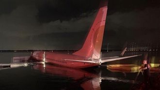 波音墜河142人生還　媒體喻奇蹟！