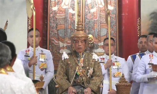 70年首場加冕大典！泰王將化身活神