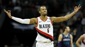 ▲胡德（Rodney Hood）投進關鍵三分球，拓荒者4度延長勝金塊。（圖／翻攝自推特）