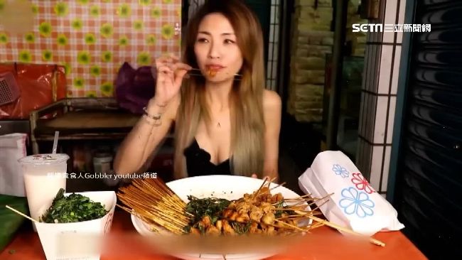 正妹挑戰3百顆雞屁股！熱量破萬卡