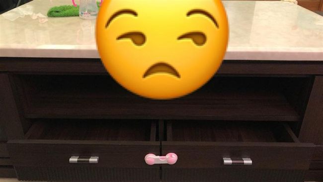妻貼安全鎖阻女兒開抽屜　他一看暈了