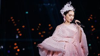 楊丞琳突哽咽洩病情！暴哭中斷演唱會
