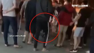 洗車場互看不順眼　16人狂毆1人