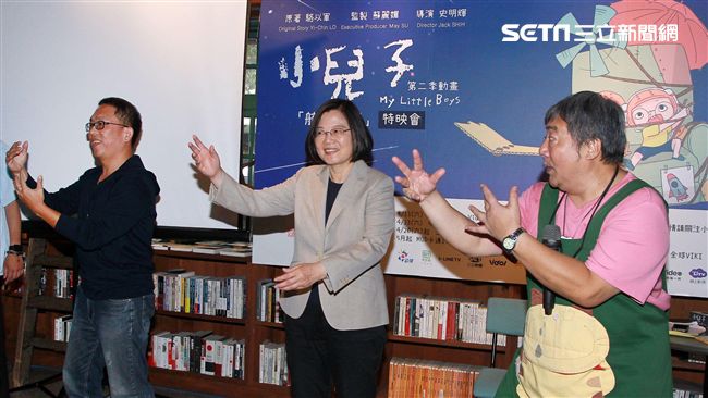 辣台妹很會？小英和他跳舞狂慢半拍