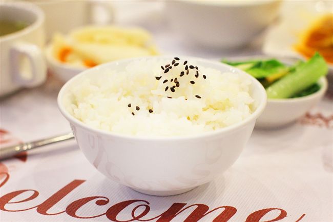 為了飽足感狂嗑白飯,澱粉攝取過多,也會導致糖尿病。(圖/翻攝自Pixabay)