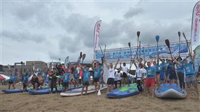 ▲星艦團體賽透過團隊的默契體驗SUP樂趣。（圖／大會提供）