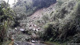 台21線（新中橫公路）坍方／翻攝自臉書玉山國家公園